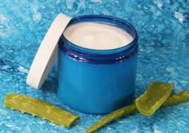 Crème après soleil à l'aloé vera et beurre de karité Crème après soleil à l'aloé vera et beurre de karité